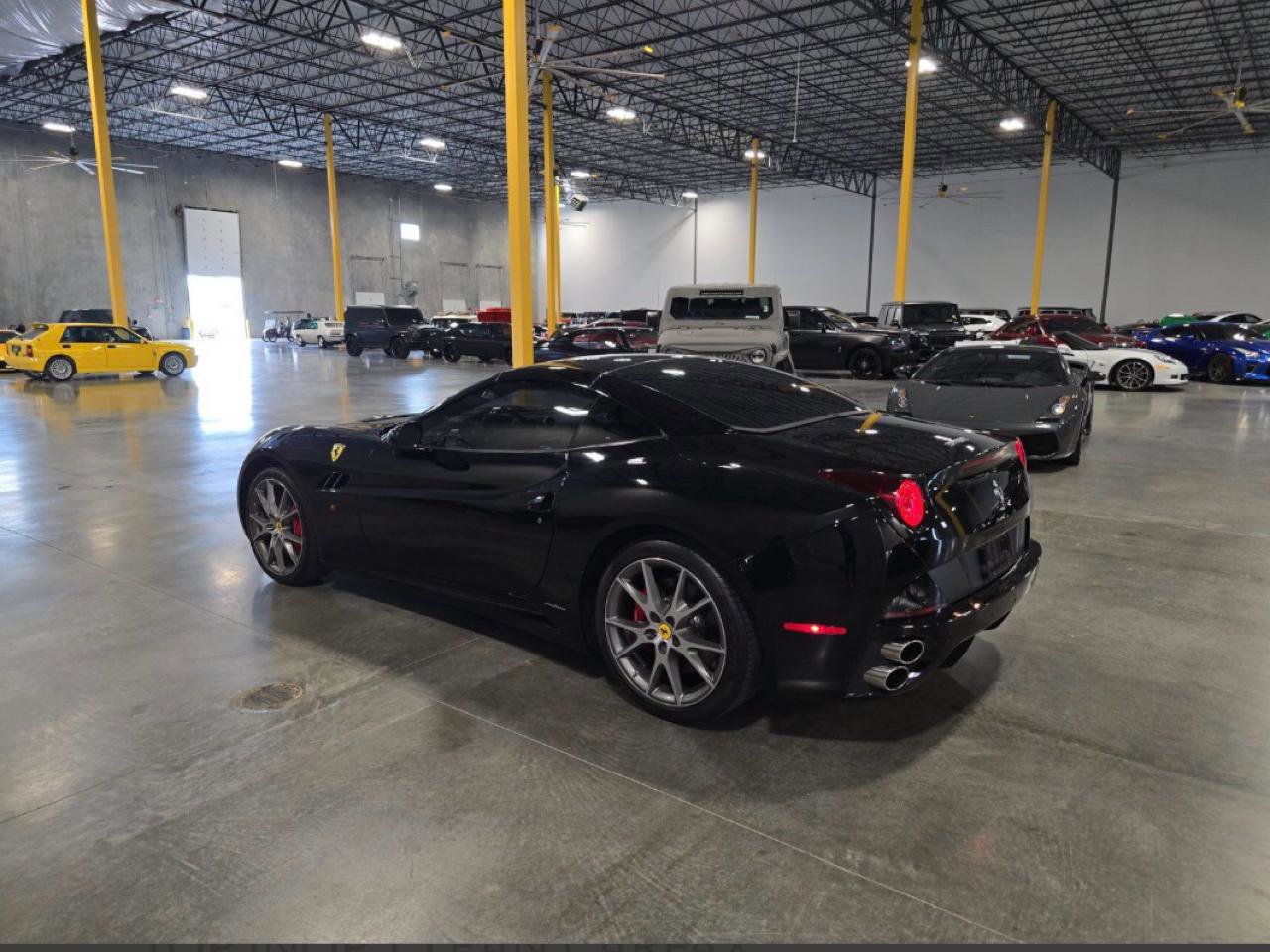 Used 2012 Ferrari California RWD image 3