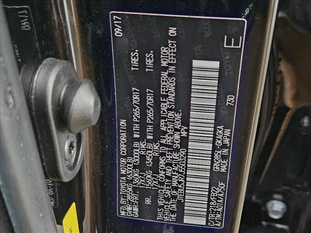 Used 2018 Toyota 4Runner SR5 AWD/4WD image 25