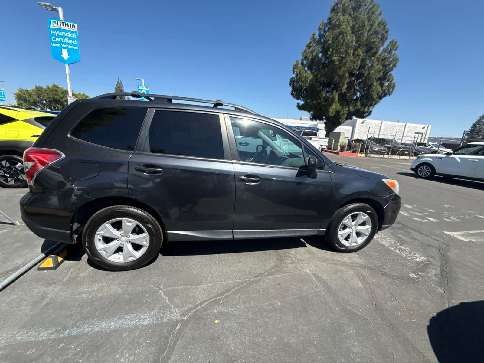 Used 2014 Subaru Forester 2.5i Premium w/ All-Weather Package AWD/4WD image 4