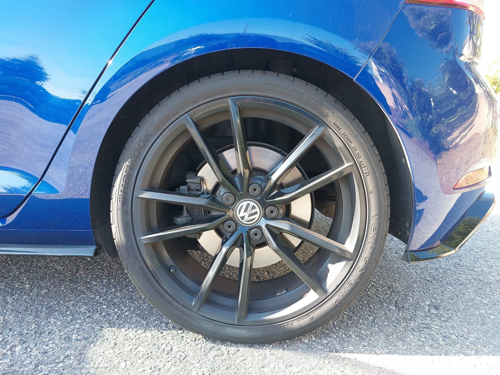 Used 2019 Volkswagen Golf R 4-Door AWD/4WD image 7