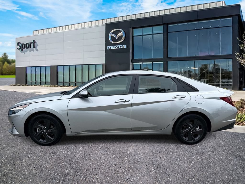 Used 2022 Hyundai Elantra SEL FWD image 7