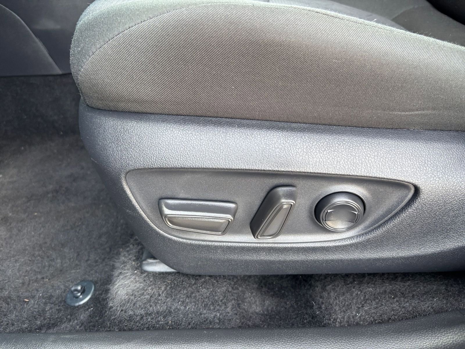 Used 2025 Toyota RAV4 XLE w/ Weather Package FWD image 22