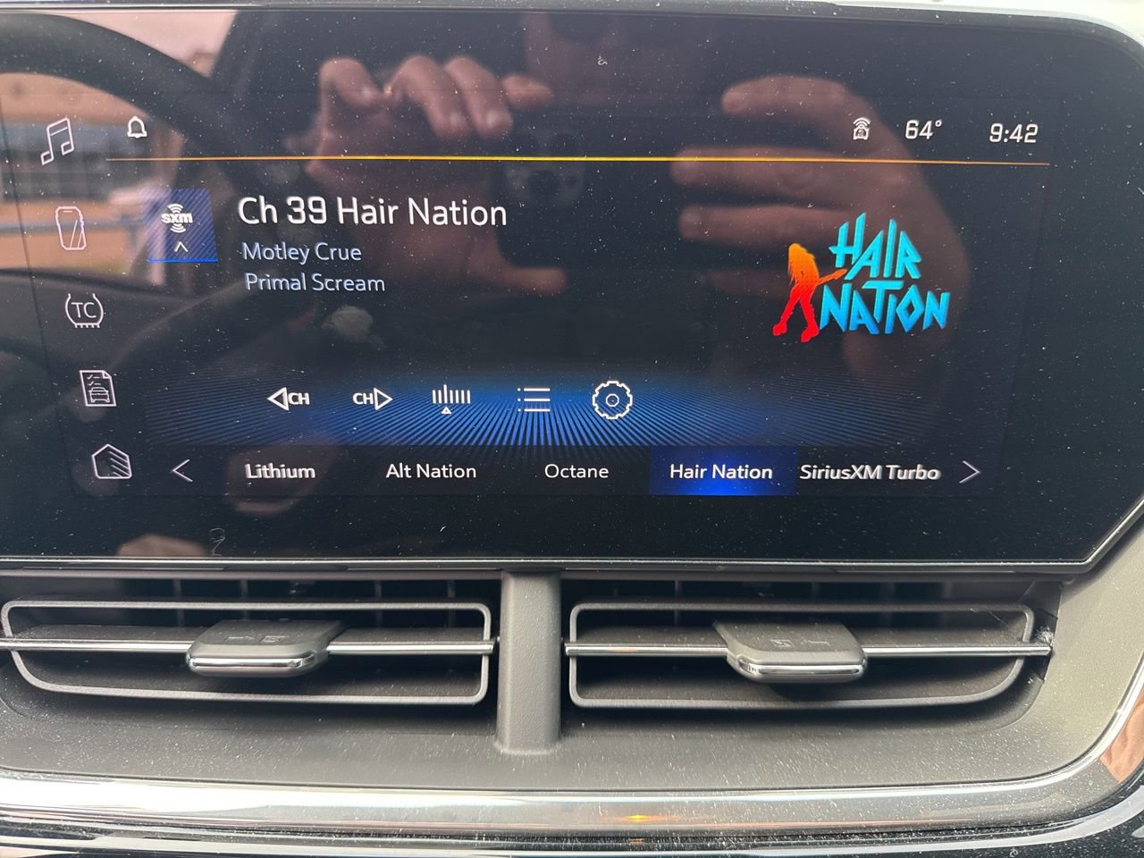 Used 2025 Chevrolet Trax RS image 25