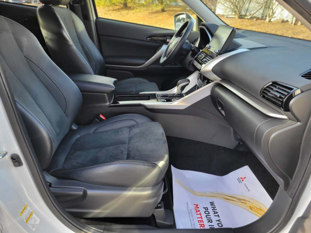 Used 2022 Mitsubishi Eclipse Cross SE image 9