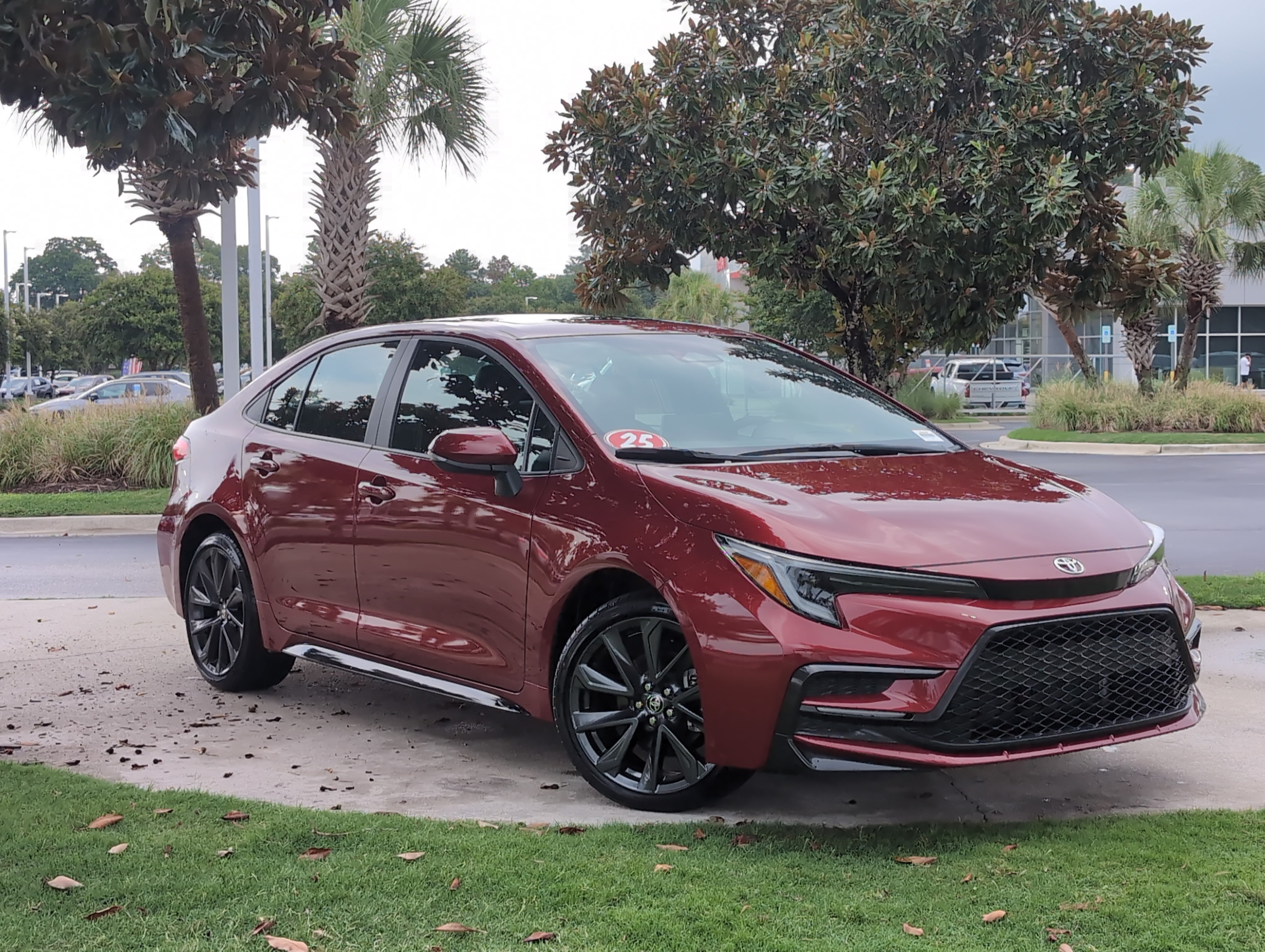 Certified 2025 Toyota Corolla SE w/ SE Premium Package FWD image 2