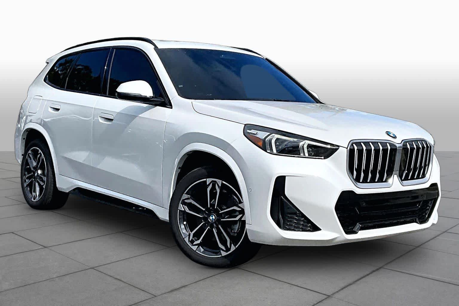 Used 2023 BMW X1 xDrive28i w/ M Sport Package AWD/4WD image 3