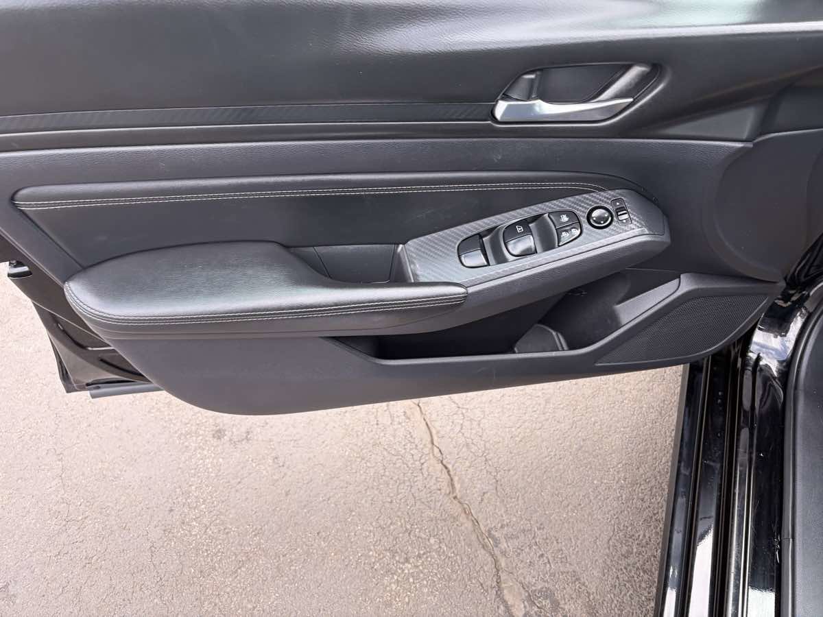 Used 2020 Nissan Altima 2.5 S FWD image 16