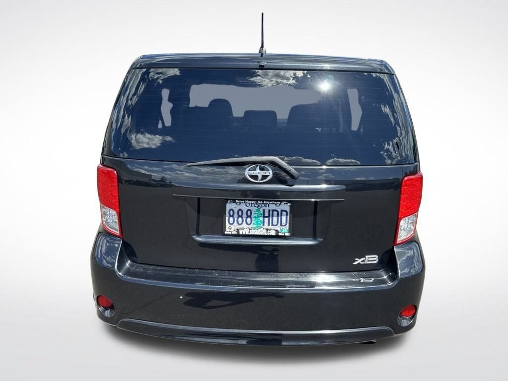 Used 2014 Scion xB FWD image 6