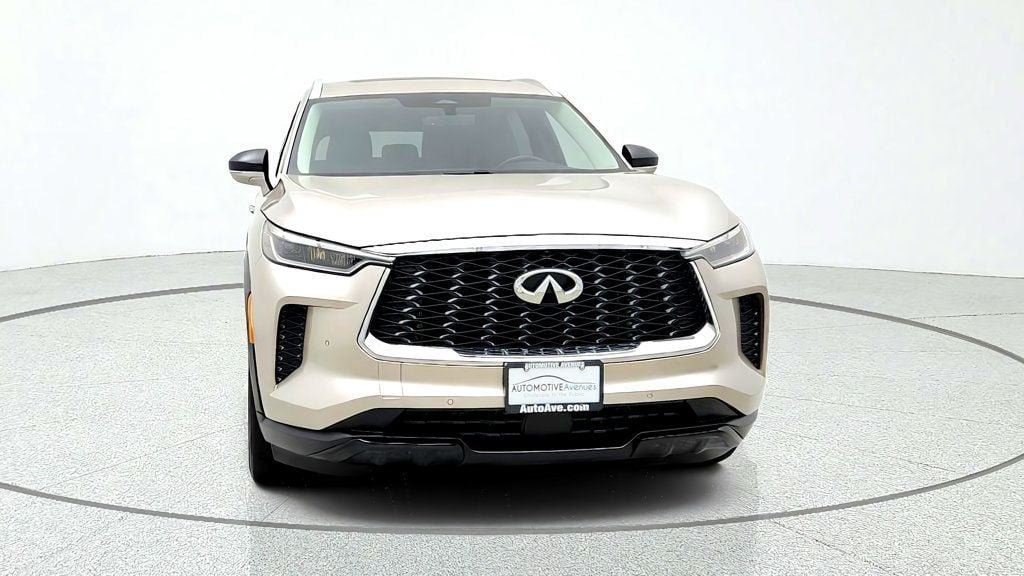 Used 2023 INFINITI QX60 Luxe AWD/4WD image 2