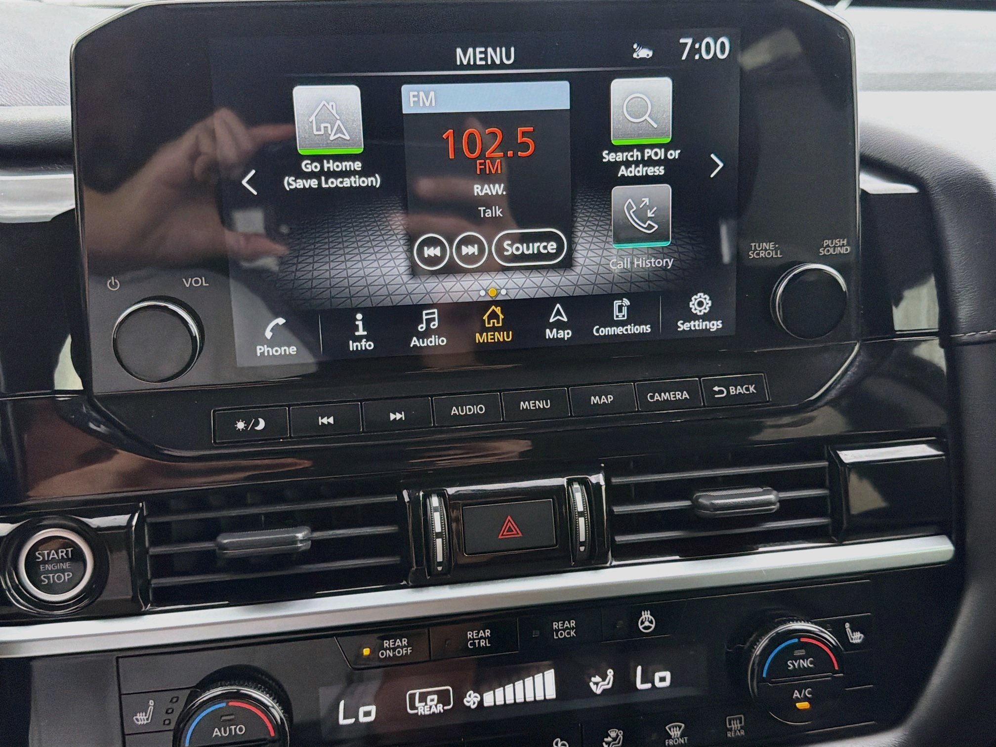 Used 2022 Nissan Pathfinder SL w/ SL Black Package FWD image 28