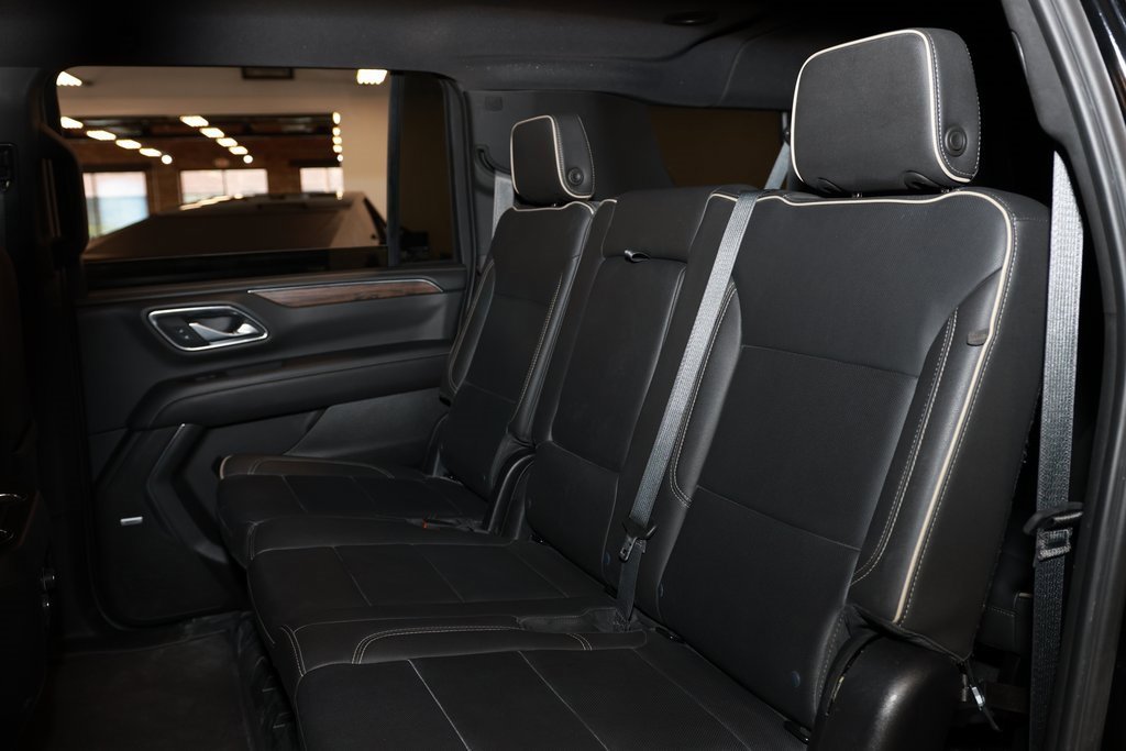 Used 2024 Chevrolet Suburban Premier image 13