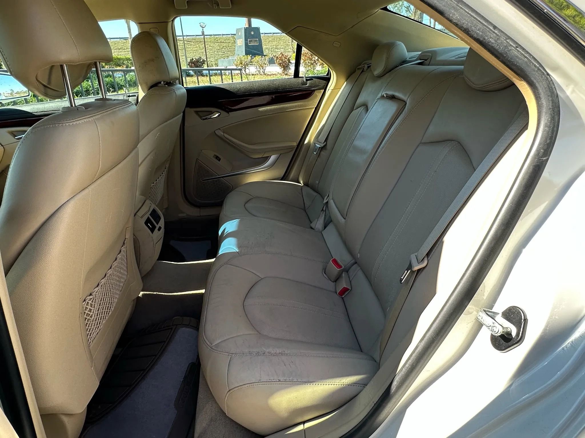 Used 2011 Cadillac CTS Luxury RWD image 28