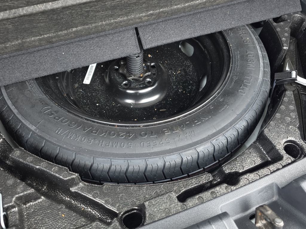 Used 2024 Volkswagen Tiguan SE image 28