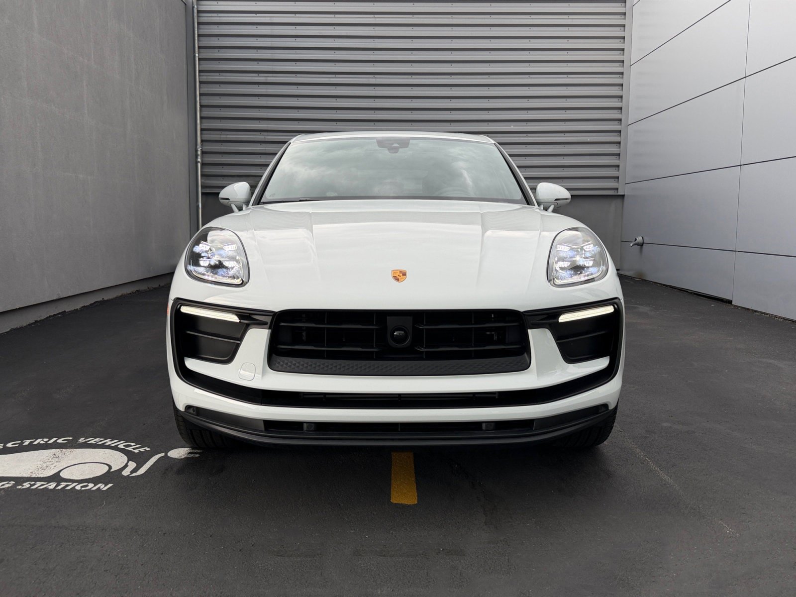 New 2026 Porsche Macan AWD/4WD image 6