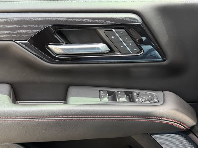 Certified 2025 GMC Yukon XL AT4 Ultimate AWD/4WD image 28