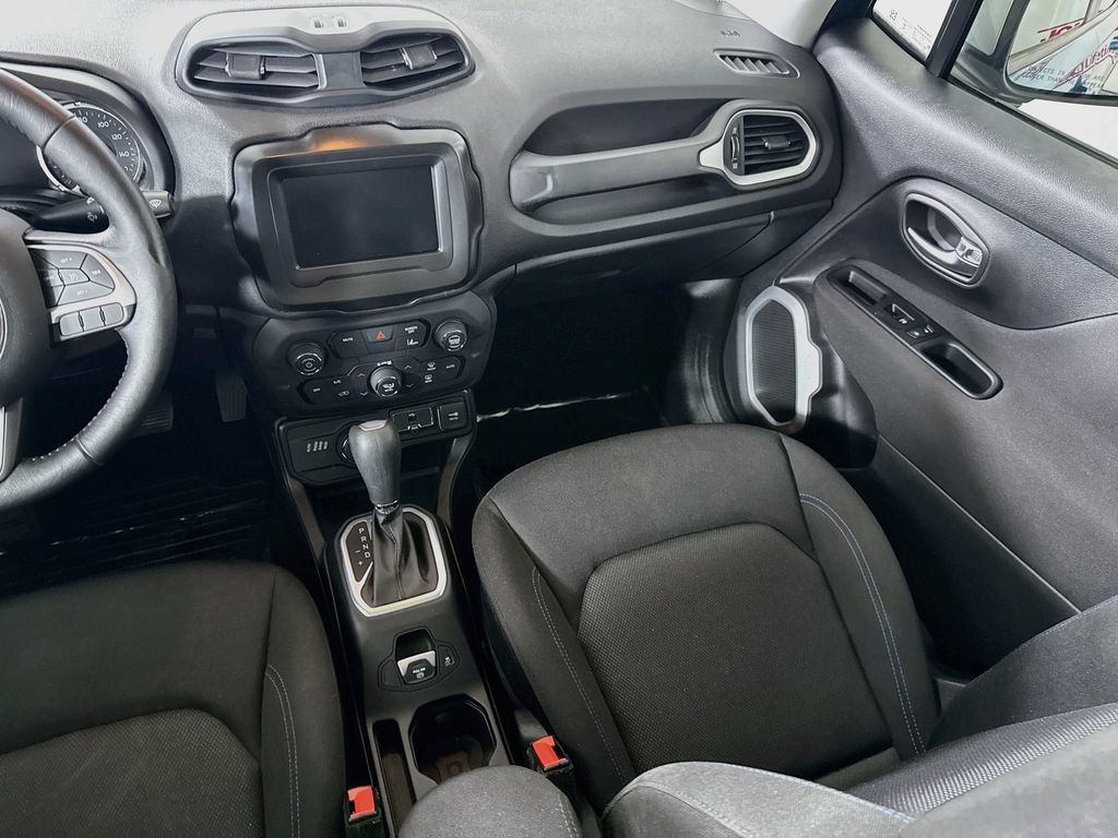 Used 2021 Jeep Renegade Latitude AWD/4WD image 26