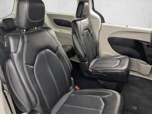 Used 2024 Chrysler Pacifica Touring-L image 20