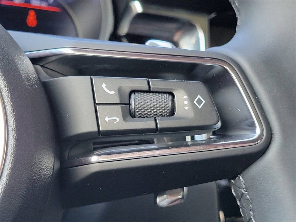 Certified 2025 Porsche Macan image 27