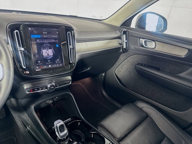 Used 2023 Volvo XC40 B5 Plus w/ Driver Assist Package AWD/4WD image 21