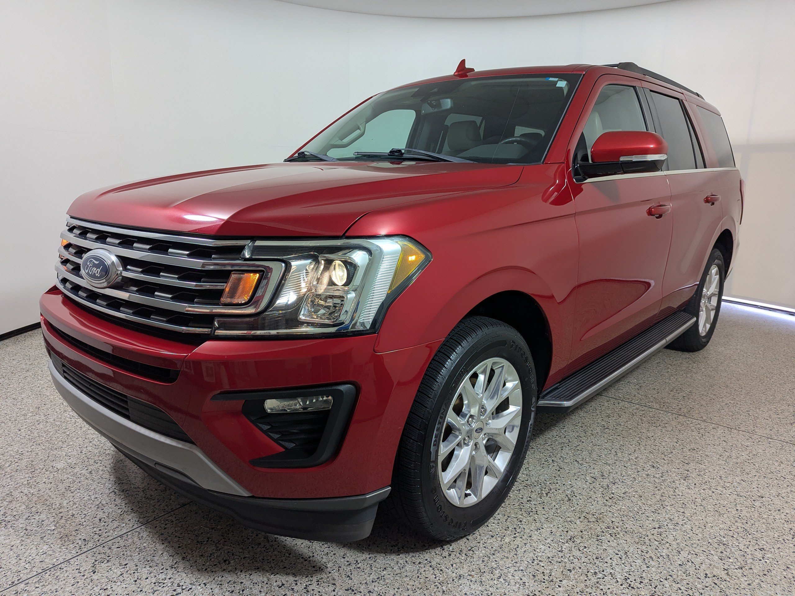 Used 2021 Ford Expedition XLT RWD image 3