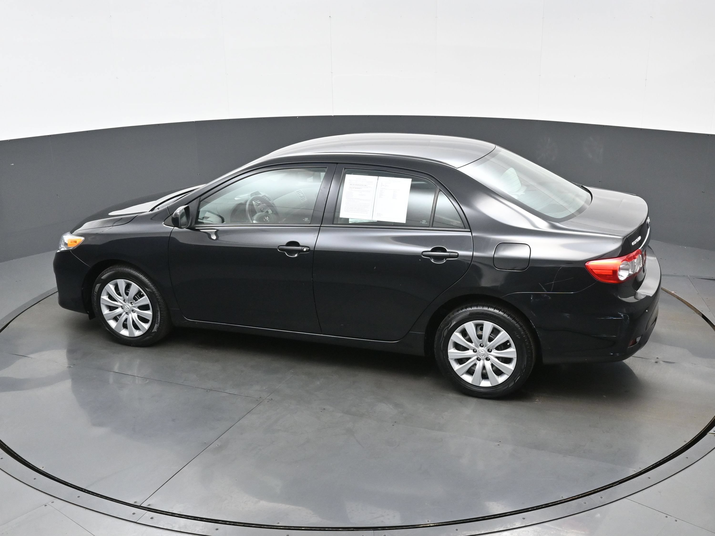 Used 2012 Toyota Corolla LE FWD image 32
