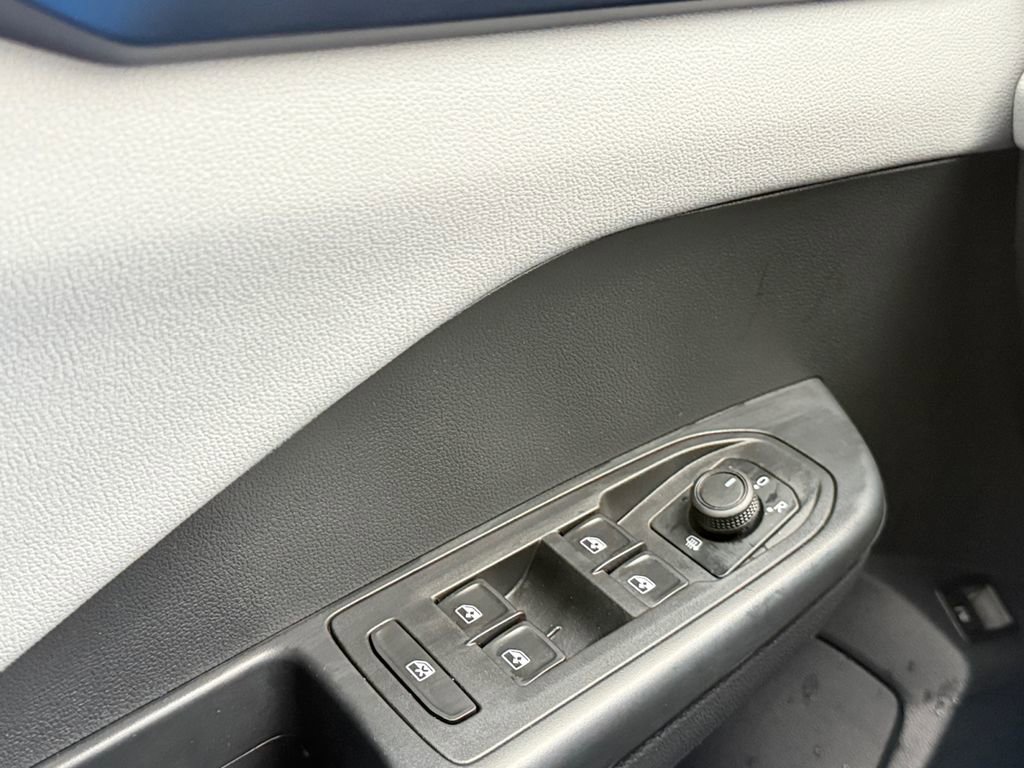 Used 2022 Volkswagen Taos SE image 11