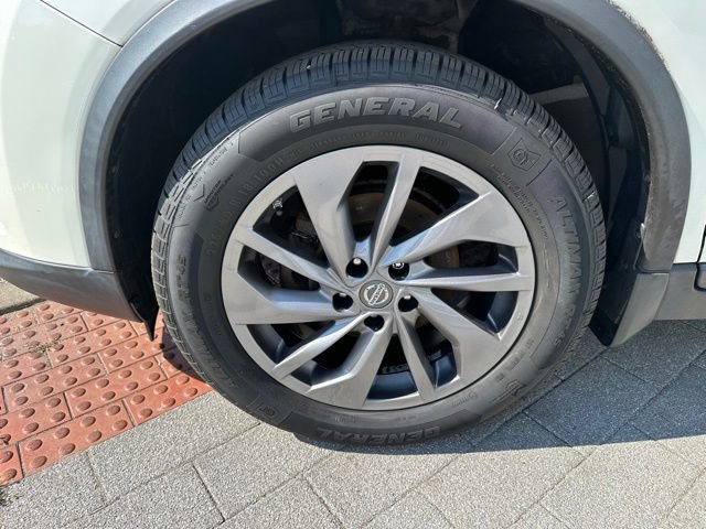 Used 2016 Nissan Rogue SL w/ SL Premium Package AWD/4WD image 9