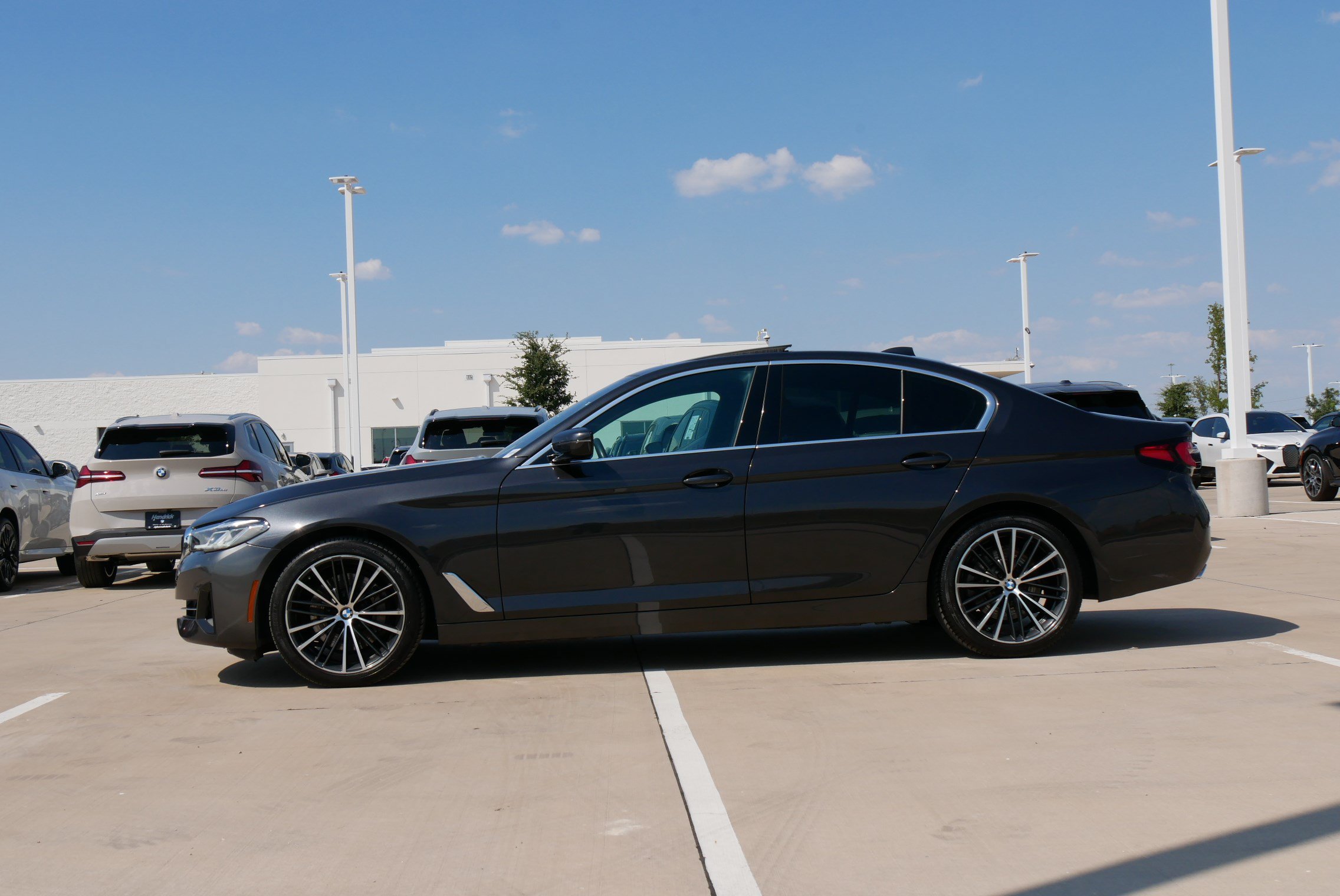 Used 2022 BMW 530i w/ Premium Package RWD image 6