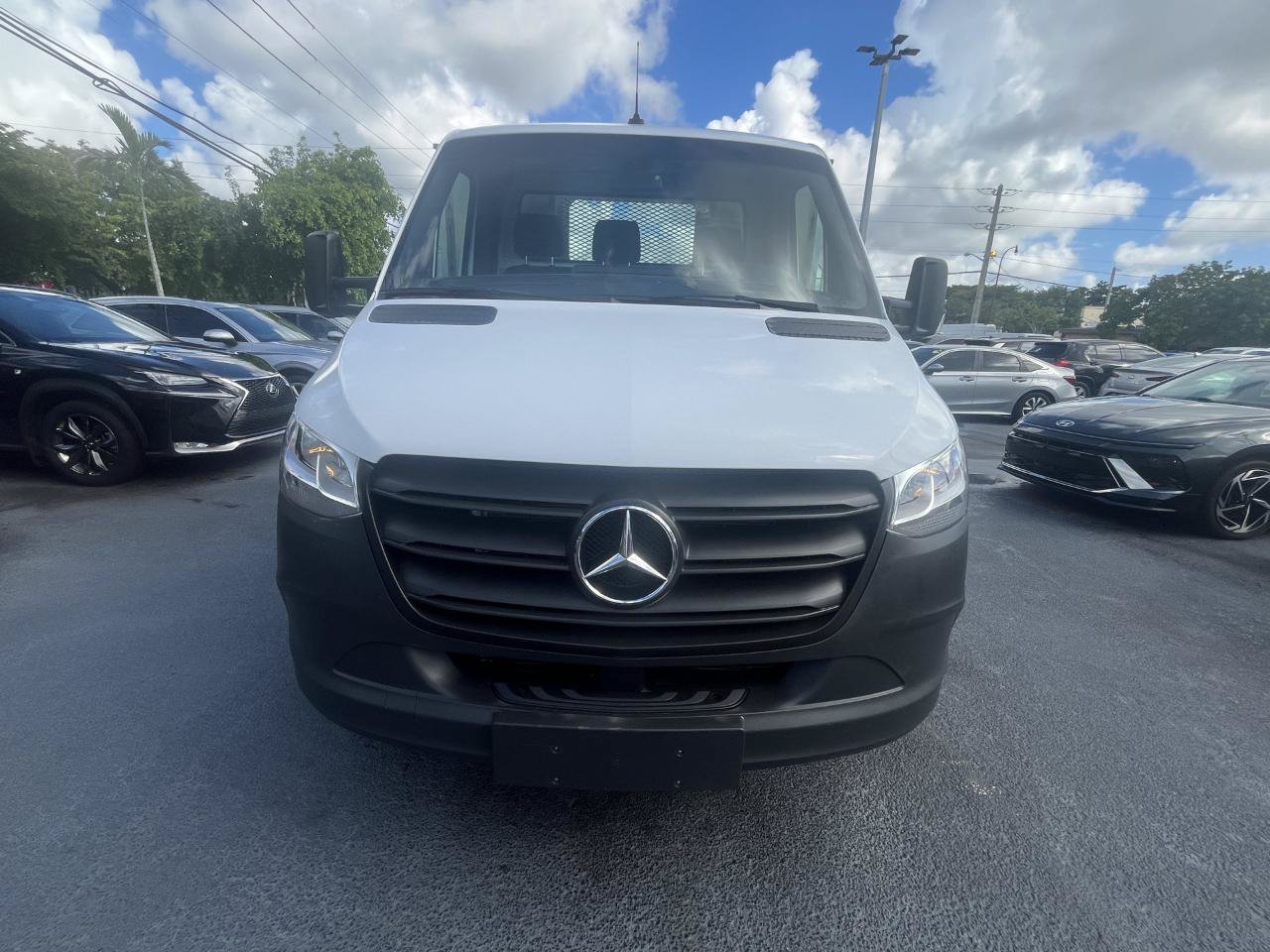 Used 2023 Mercedes-Benz Sprinter 4500 image 10