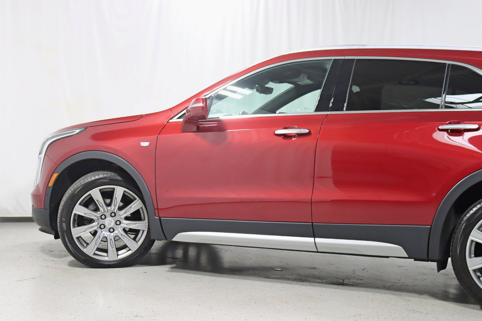 Used 2019 Cadillac XT4 Premium Luxury w/ Enhanced Visibility Package AWD/4WD image 11