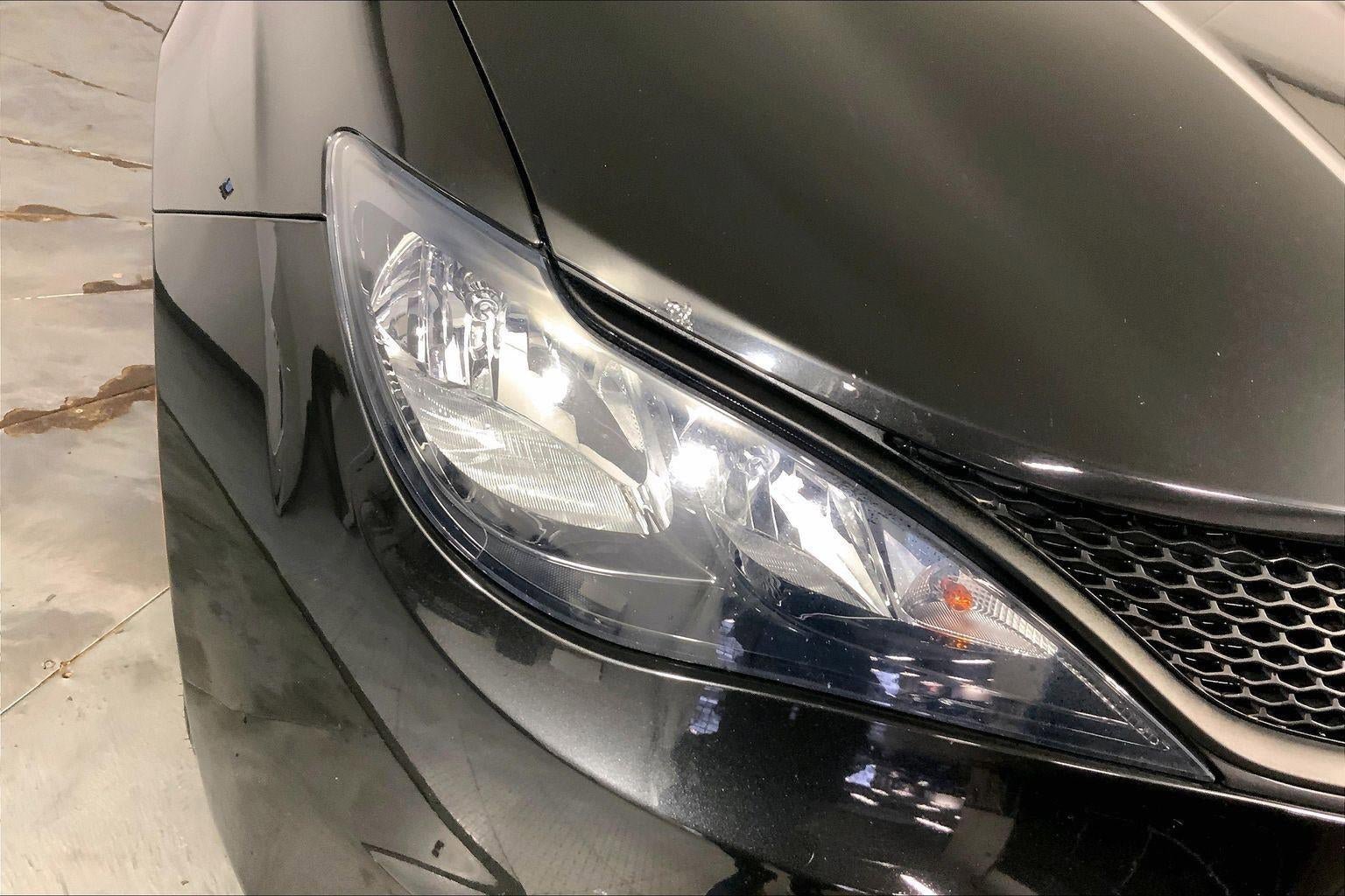 Used 2023 Chrysler Voyager LX image 27