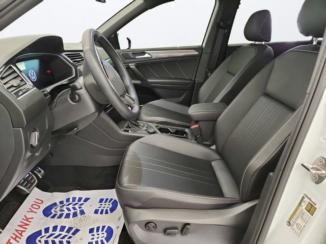Used 2024 Volkswagen Tiguan SE R-Line AWD/4WD image 11