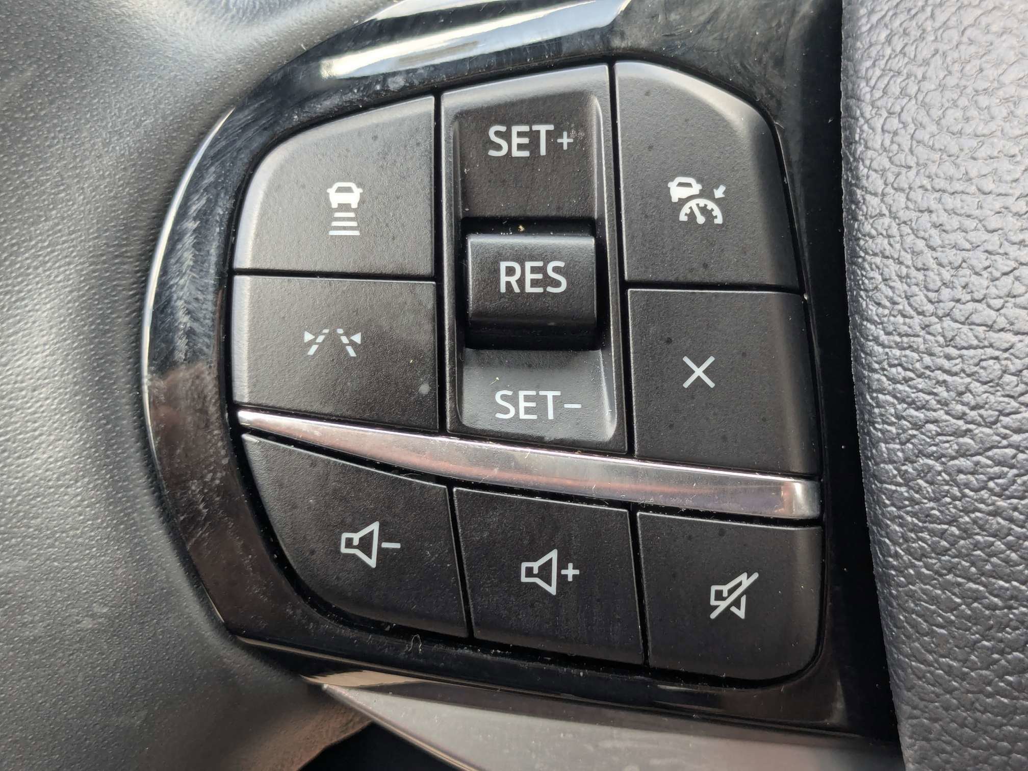 Used 2025 Ford Explorer Platinum w/ LUX Leather Package AWD/4WD image 36