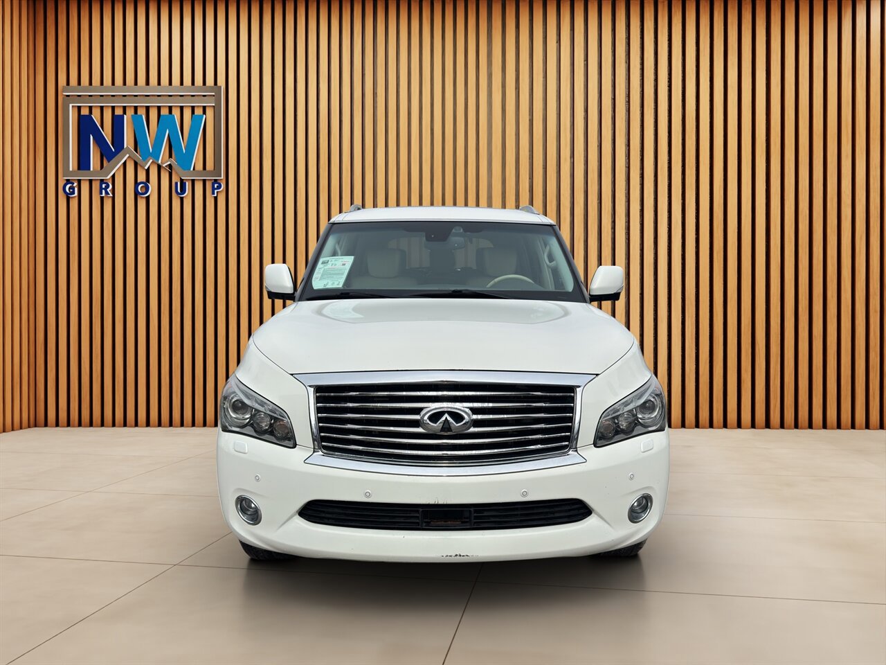 Used 2014 INFINITI QX80 4WD w/ Deluxe Touring Package image 26