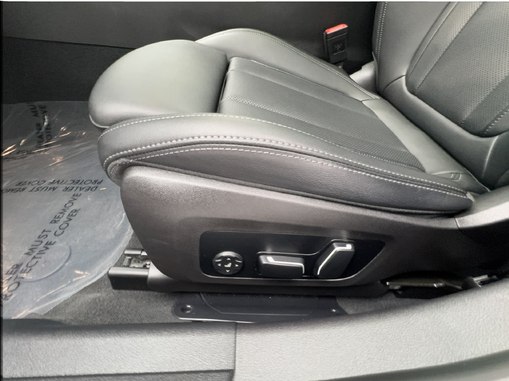 Used 2025 BMW 330i Sedan RWD image 22