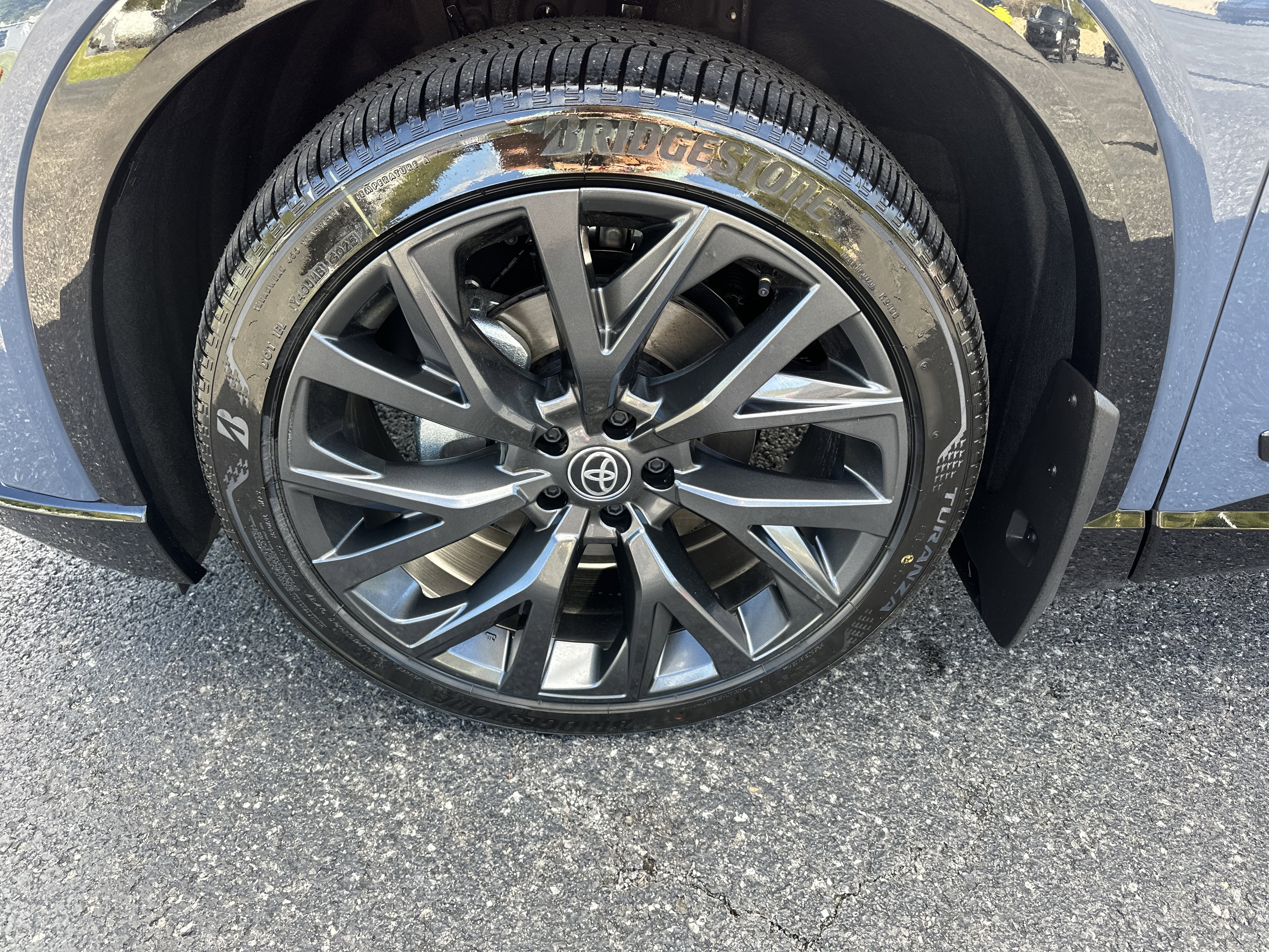 New 2025 Toyota Crown Signia image 8