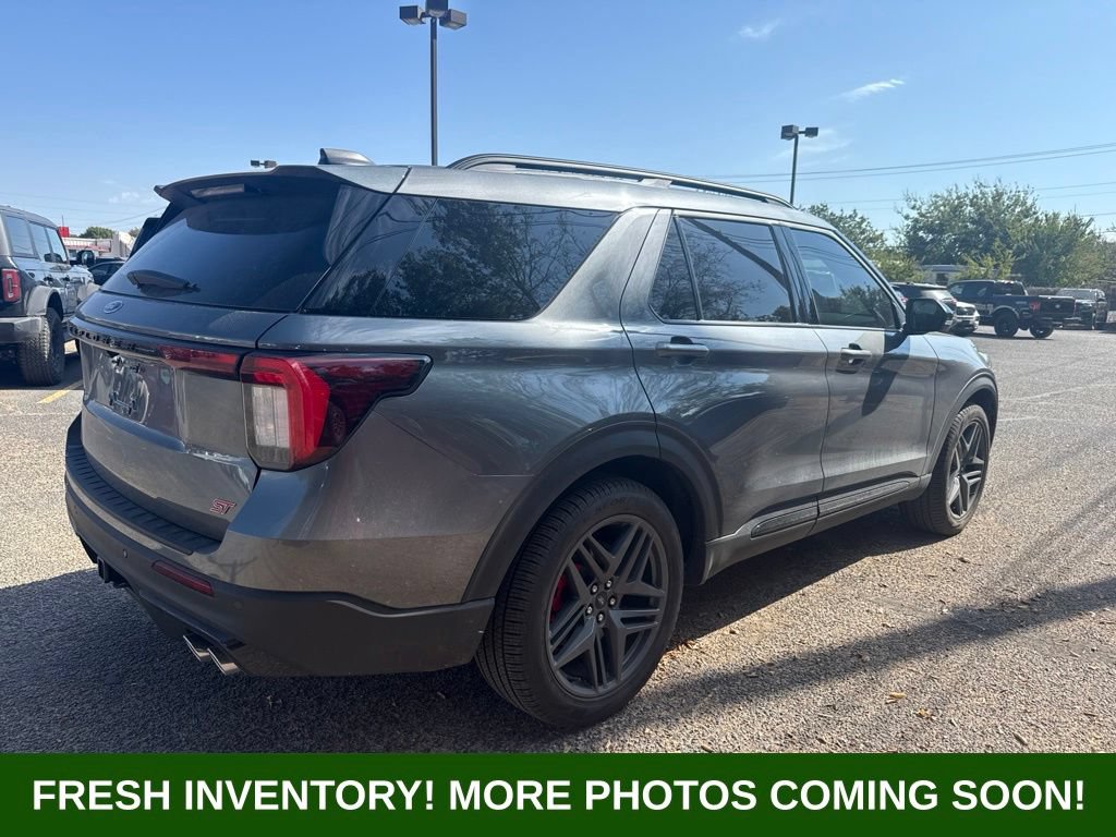 Used 2026 Ford Explorer ST RWD image 2