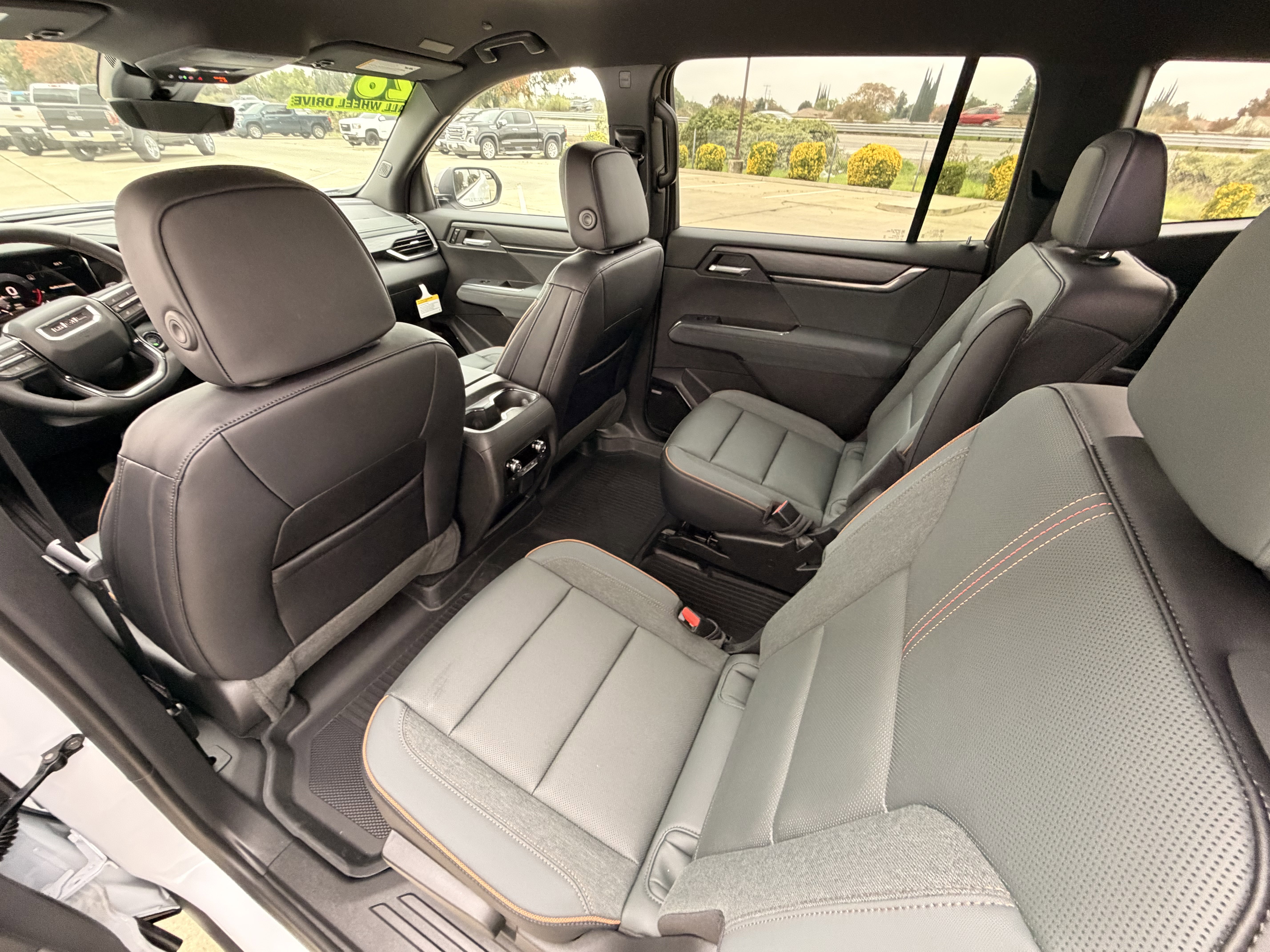 New 2026 GMC Acadia AT4 w/ Luxury Package image 36
