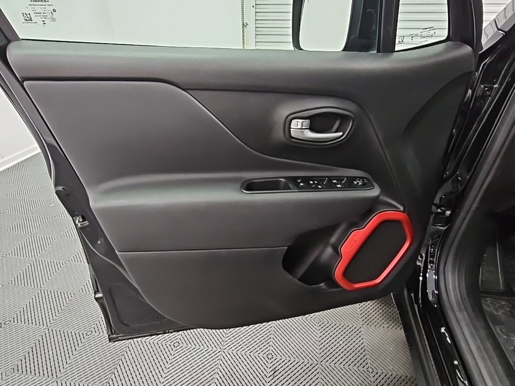 Used 2023 Jeep Renegade Trailhawk w/ Trailhawk Elite Group image 29