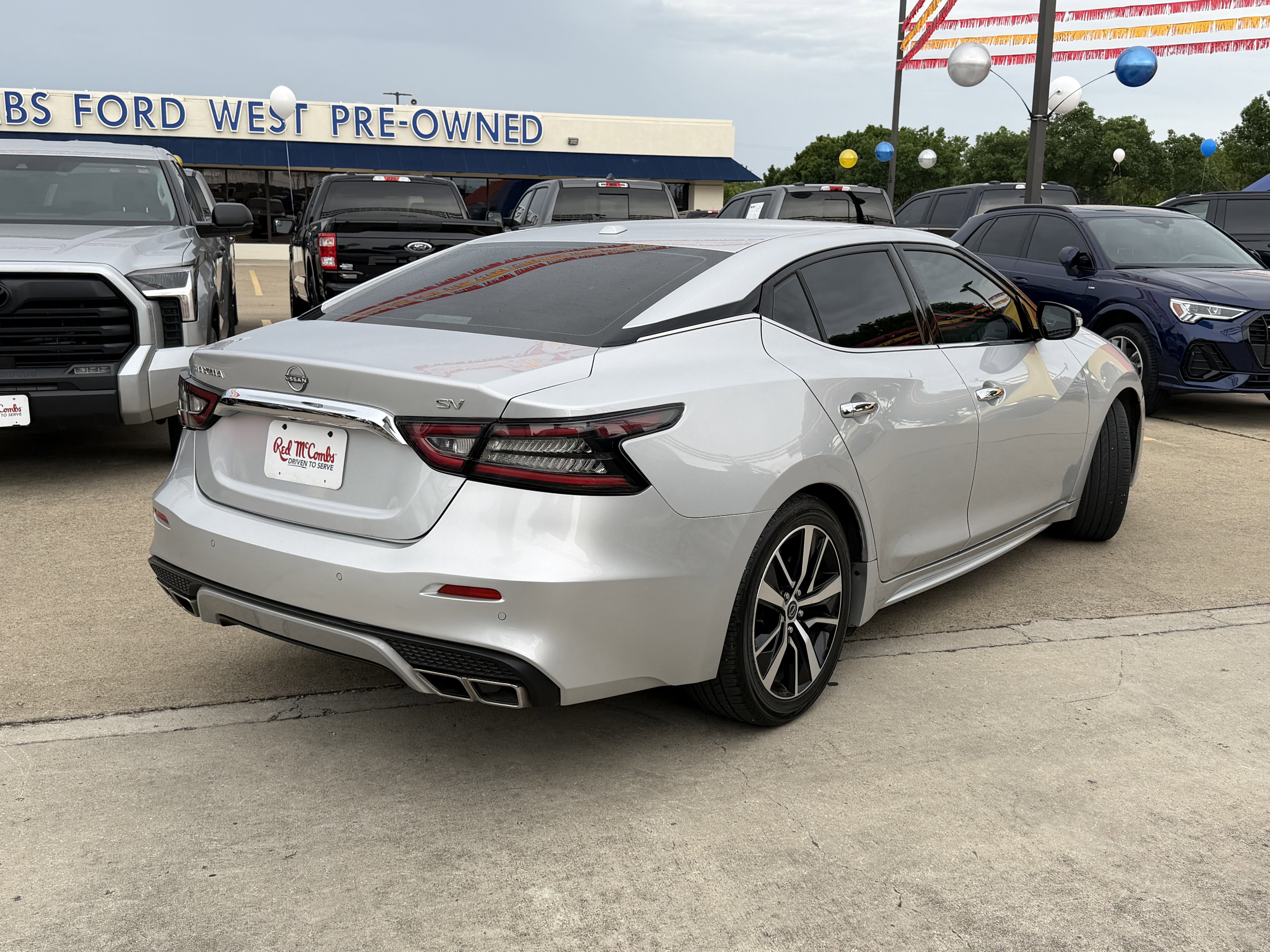 Used 2023 Nissan Maxima SV w/ Floor Mat Group FWD image 5