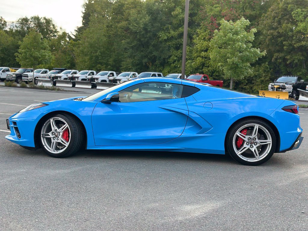 Used 2021 Chevrolet Corvette Stingray Premium Cpe w/ Battery Protection Package RWD image 3