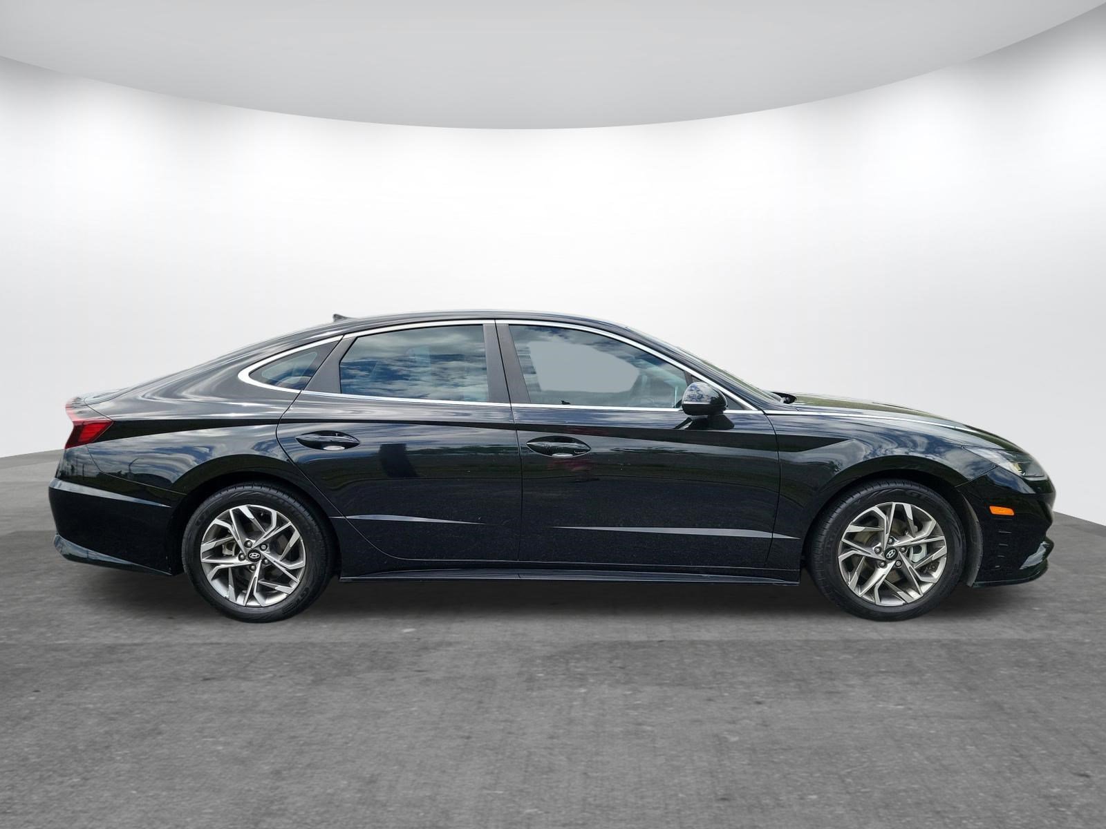 Used 2021 Hyundai Sonata SEL w/ Preferred Accessory Package FWD image 22