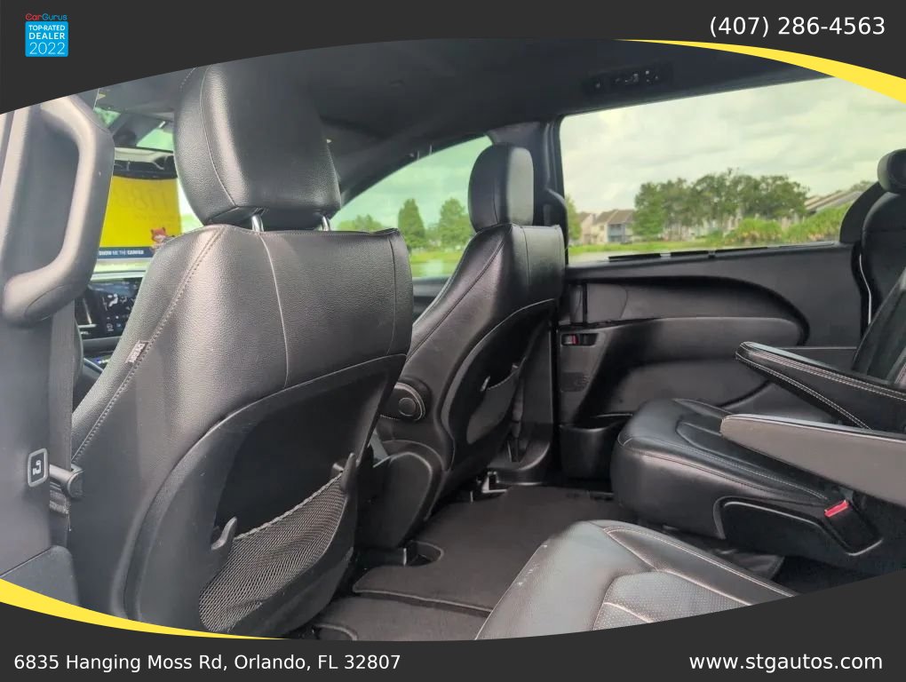 Used 2020 Chrysler Pacifica Touring-L w/ S Appearance Package FWD image 16