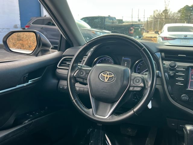 Used 2020 Toyota Camry SE image 16
