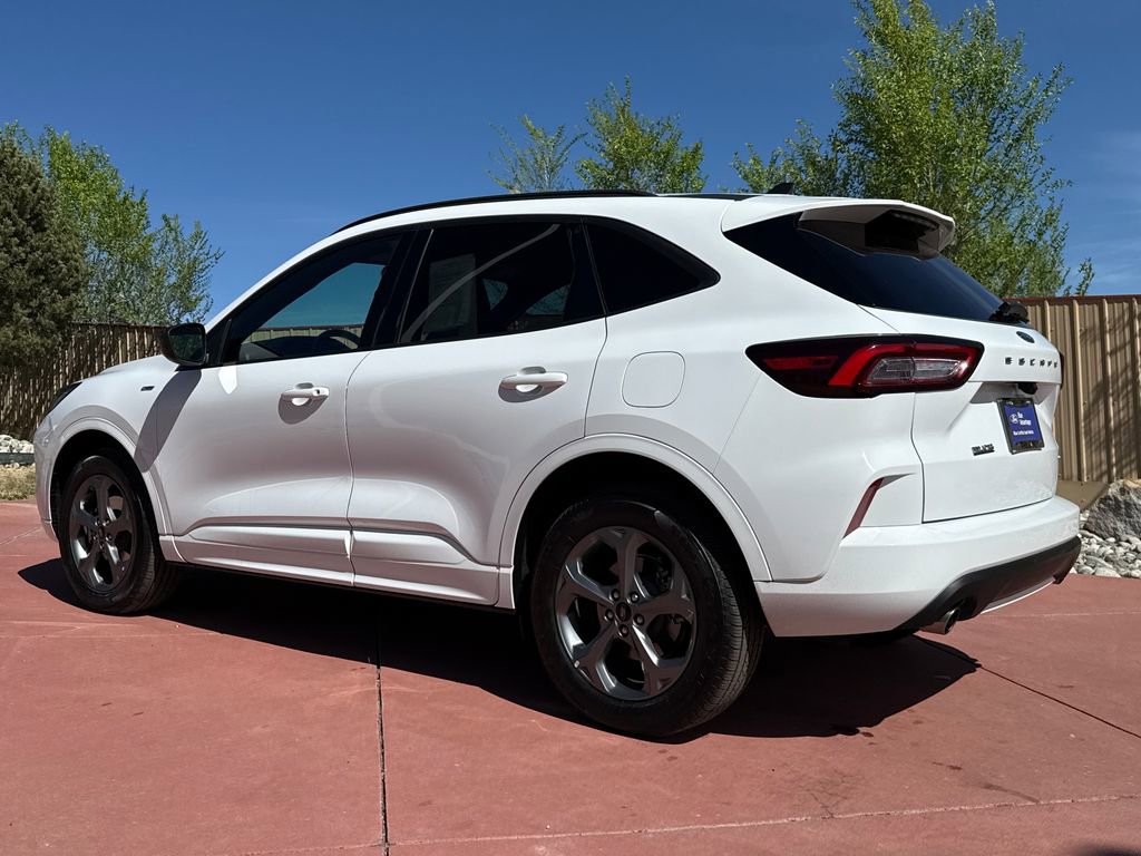 Certified 2023 Ford Escape ST-Line AWD/4WD image 6