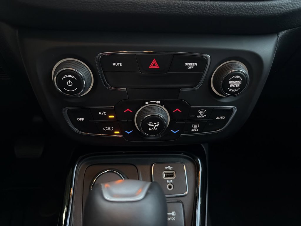 Used 2018 Jeep Compass Limited w/ Navigation Group AWD/4WD image 21