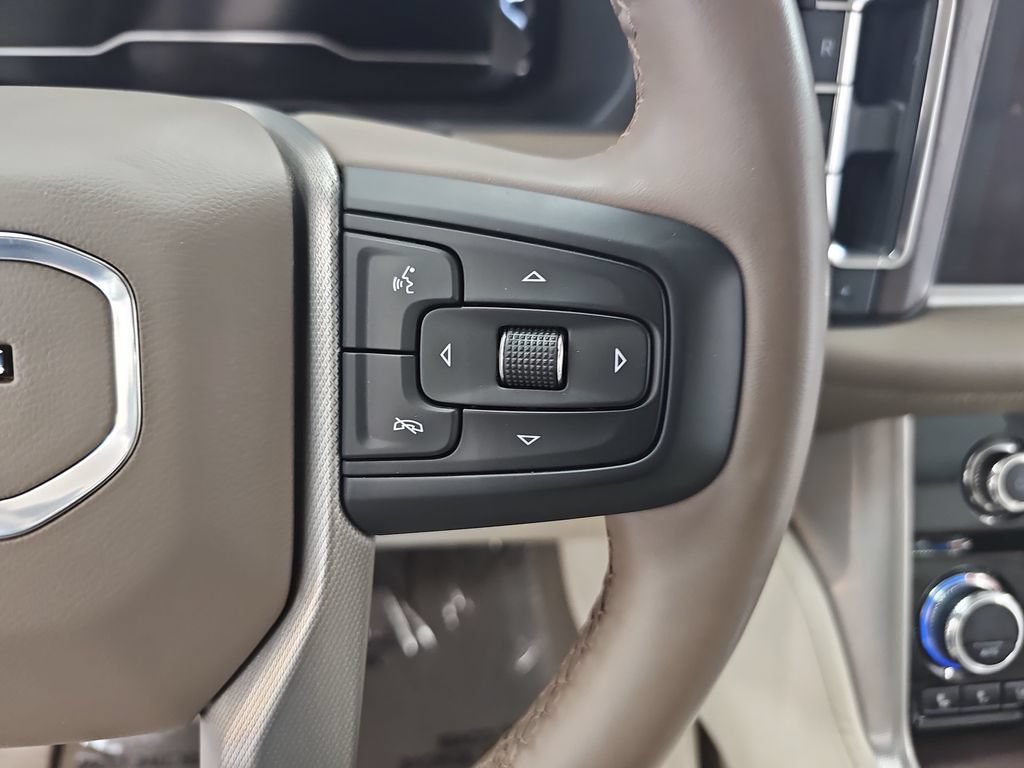 Used 2023 GMC Yukon Denali AWD/4WD image 19