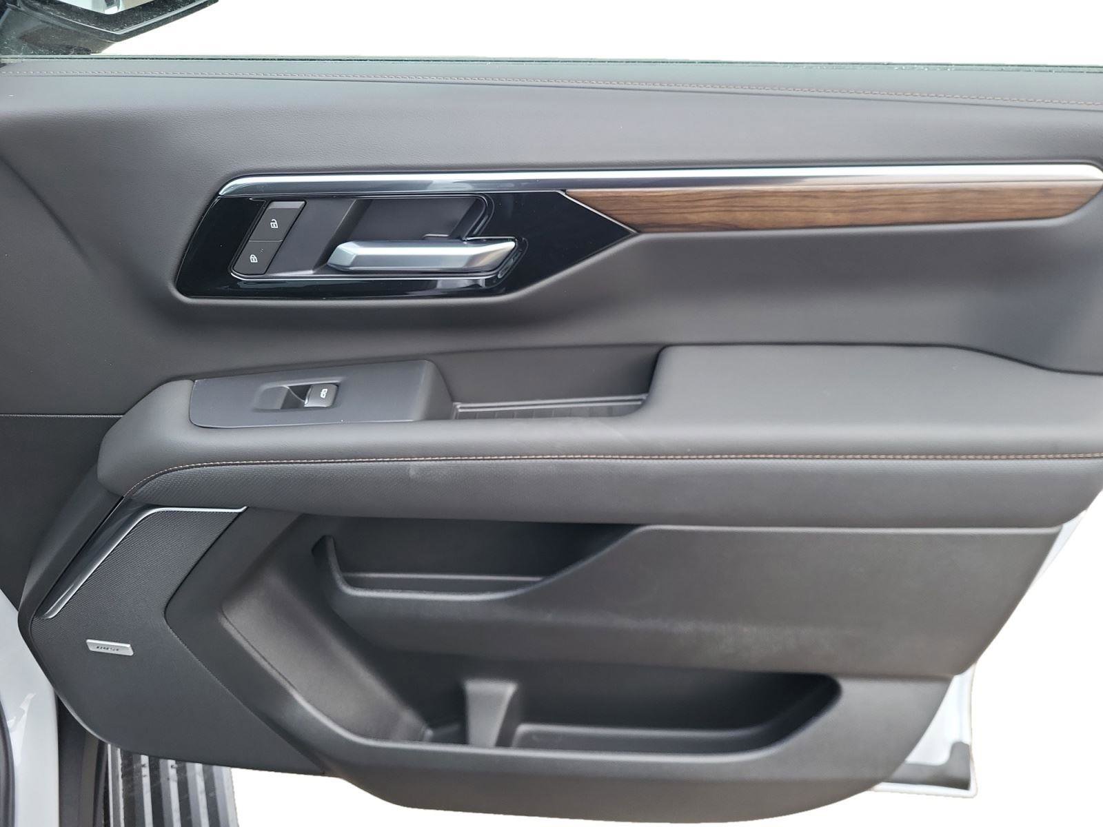 New 2026 Chevrolet Suburban High Country image 27