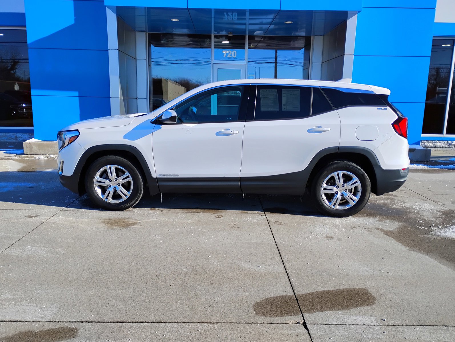 Used 2020 GMC Terrain SLE image 31