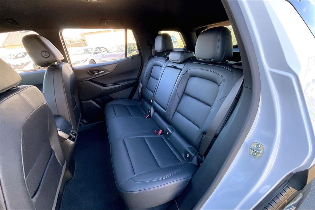 Used 2025 Chevrolet Equinox LT w/ Convenience Package II image 25